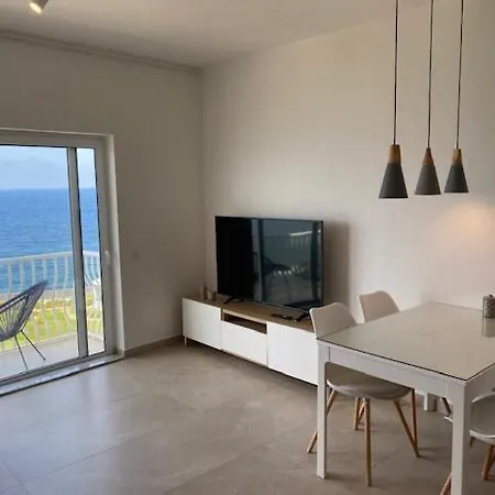 Lovely Sea View 3 Bedroom In Marsalforn Gozo. *