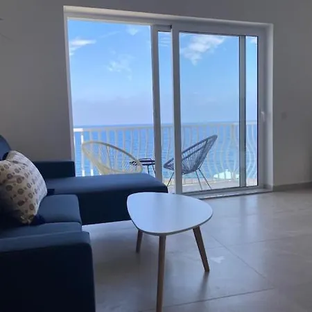 Apartmán Lovely Sea View 3 Bedroom In Marsalforn Gozo.