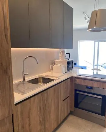 Lovely Sea View 3 Bedroom In Marsalforn Gozo. Apartmán